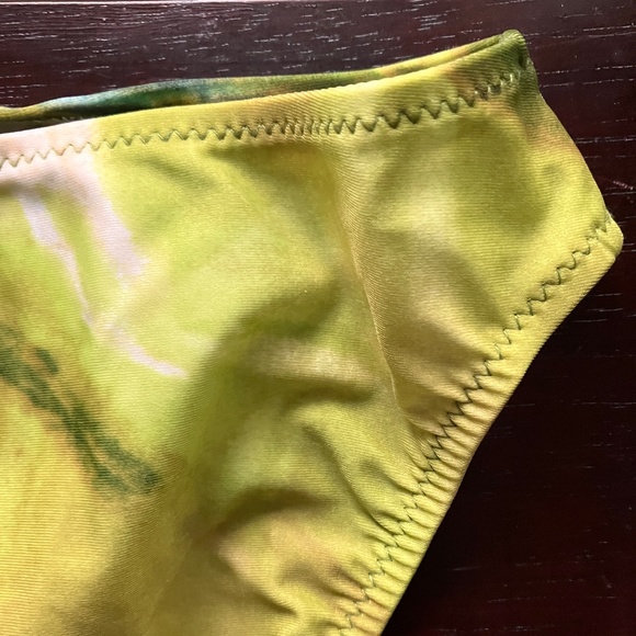 NEW SHAN MID-HIGH BIKINI BOTTOM - Picture 9 of 13